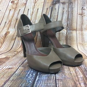 Gianni Bini Carson Platform Heels 8